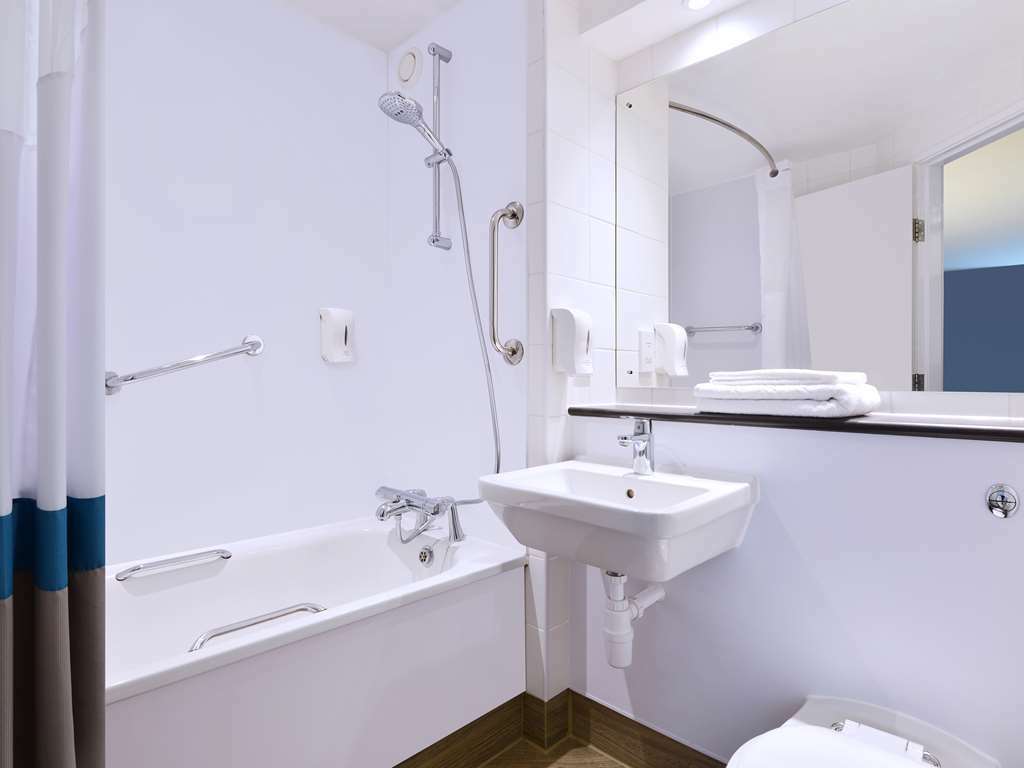 Travelodge London Ealing kerület Szoba fotó