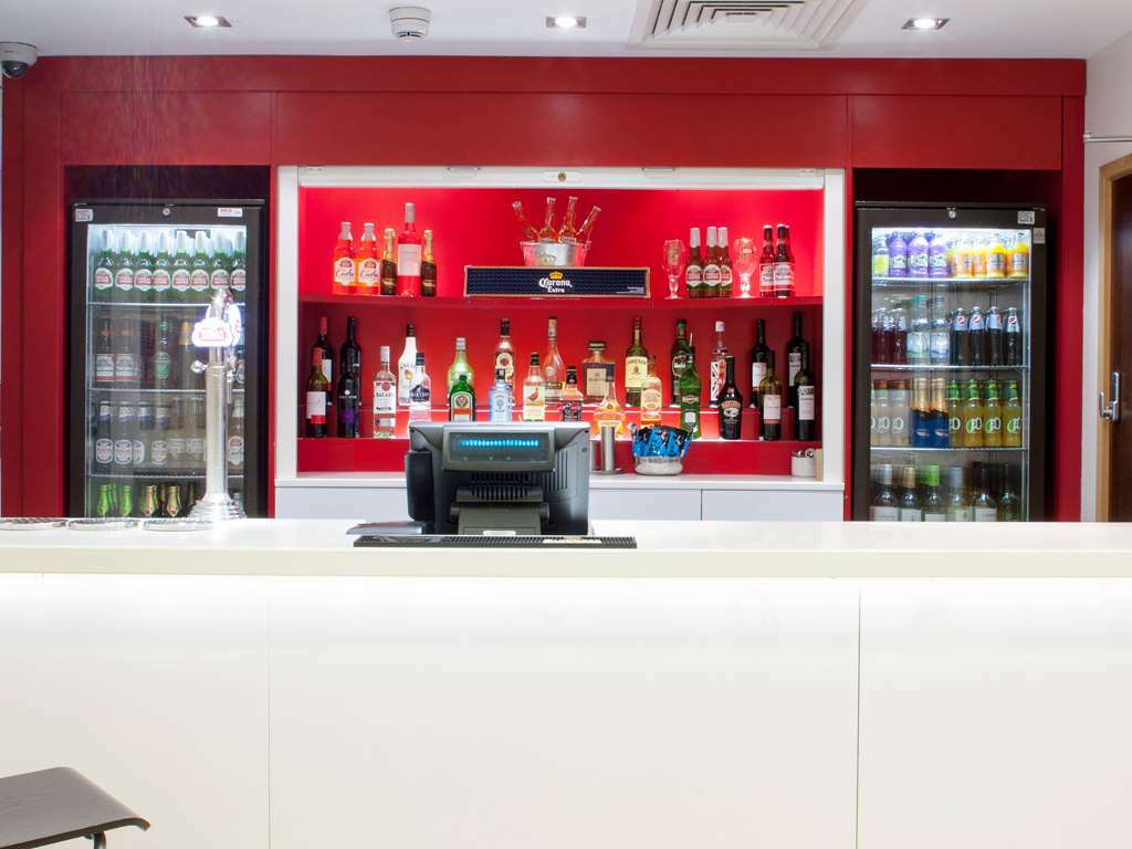 Travelodge London Ealing kerület Étterem fotó
