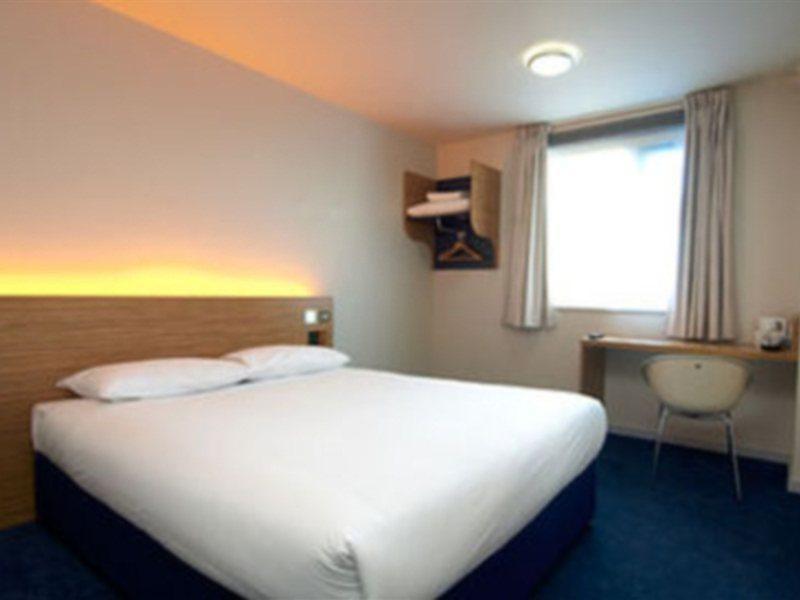 Travelodge London Ealing kerület Kültér fotó